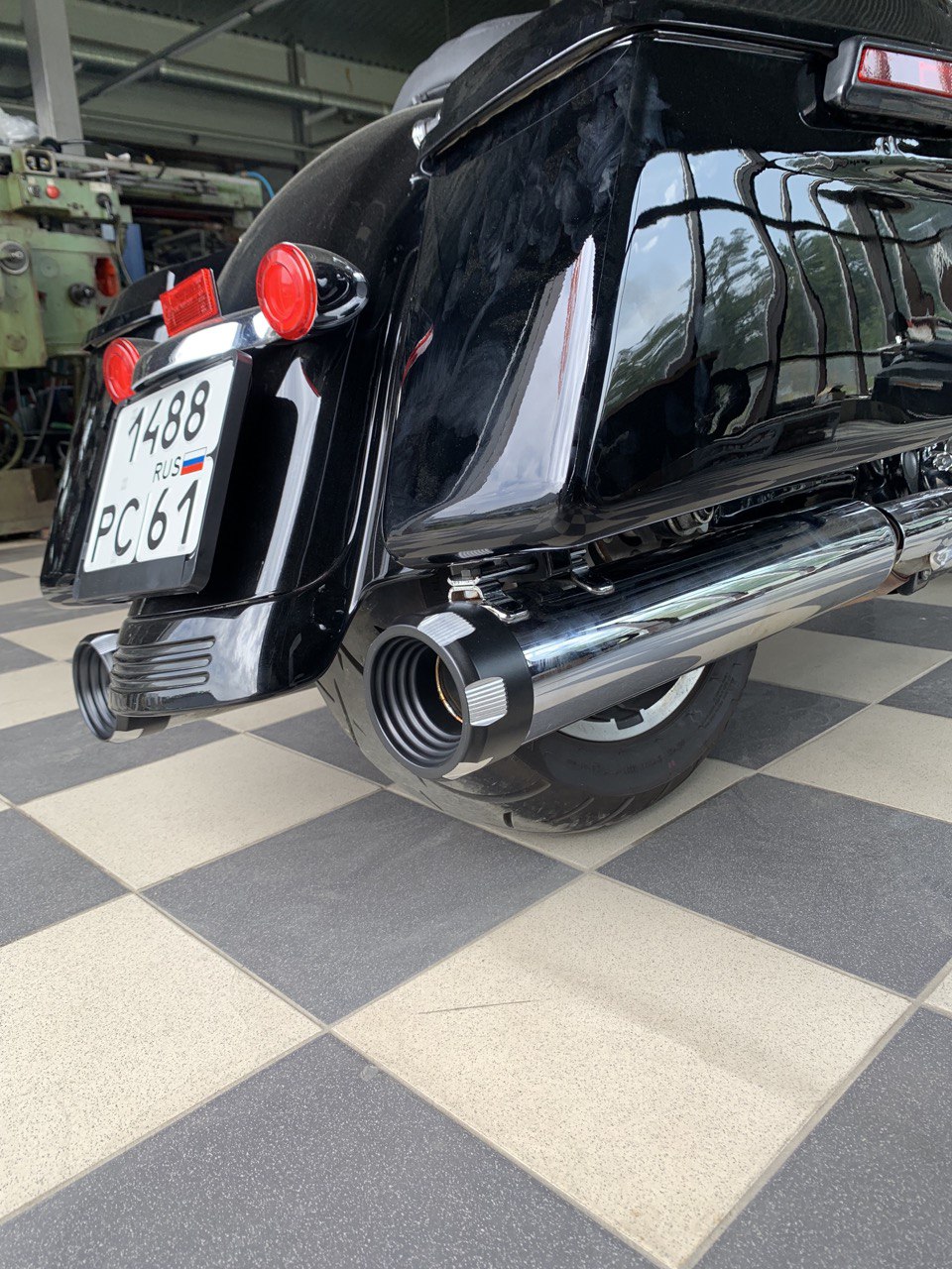 Harley-Davidson Street Glide Mufflers