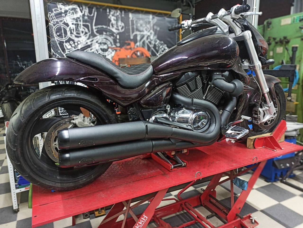 Suzuki M109R